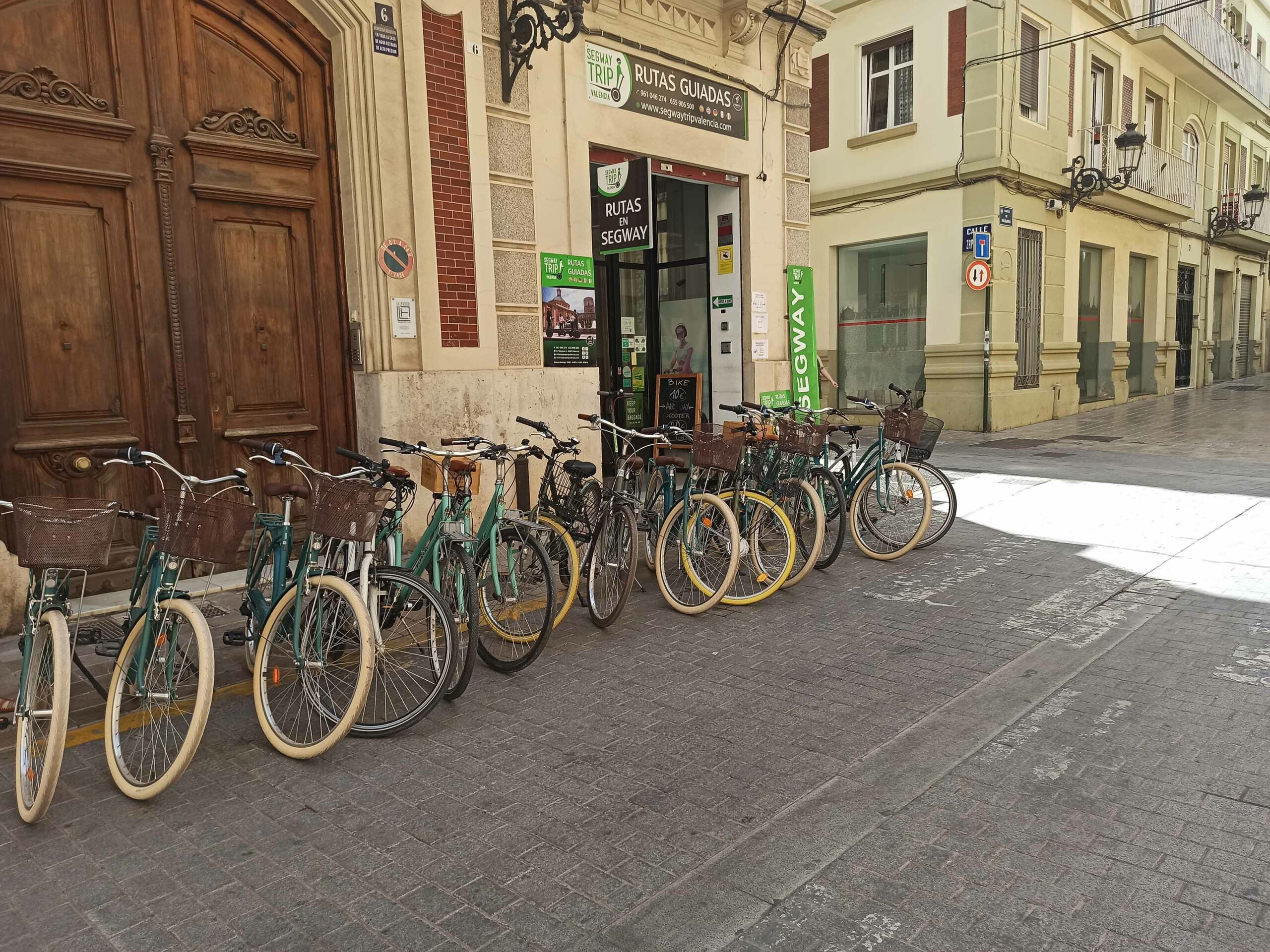 ALQUILER PATINETES ELÉCTRICOS - Rent a Bike Córdoba Tour Segway taller  bicicleta patinete